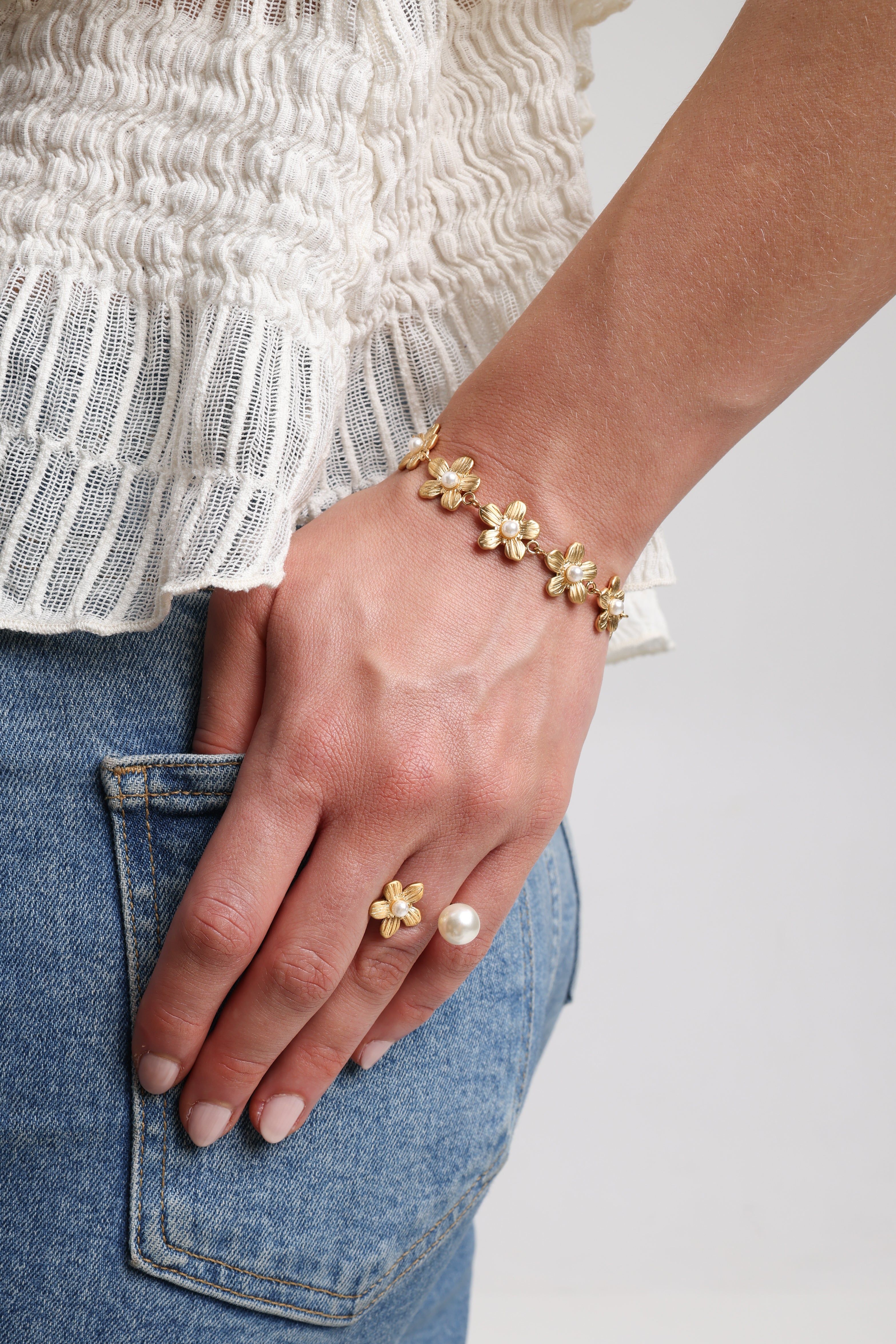Flower bracelet