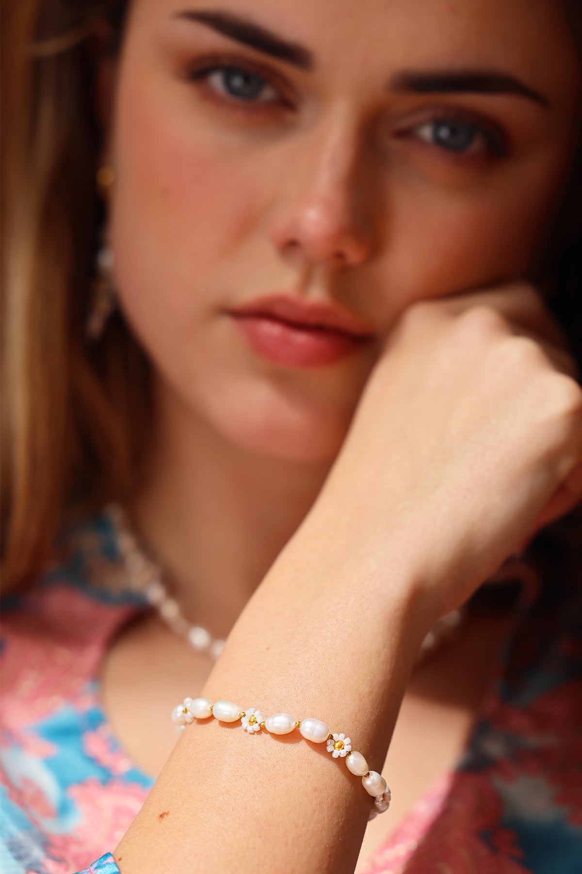Flower bead bracelet