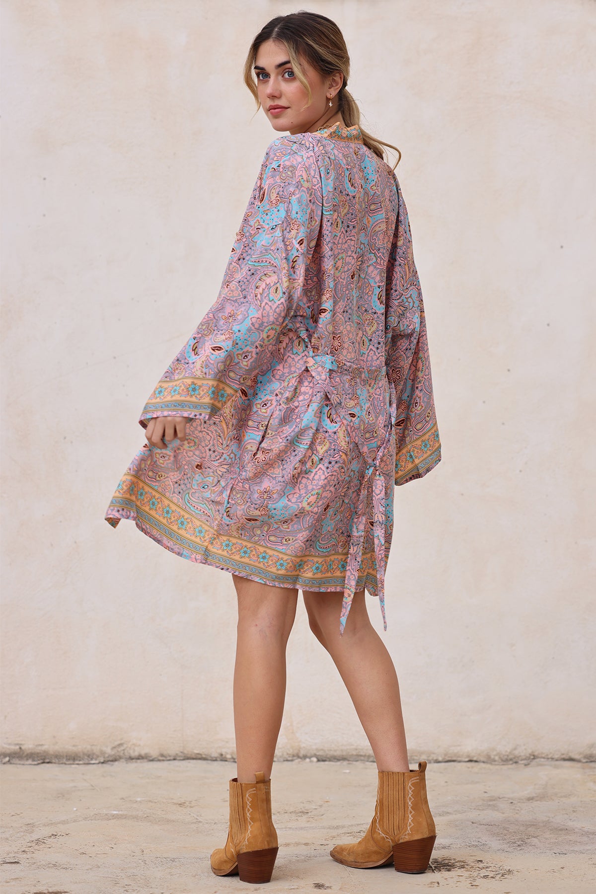 Meghan silkekimono - Tropical Paisley