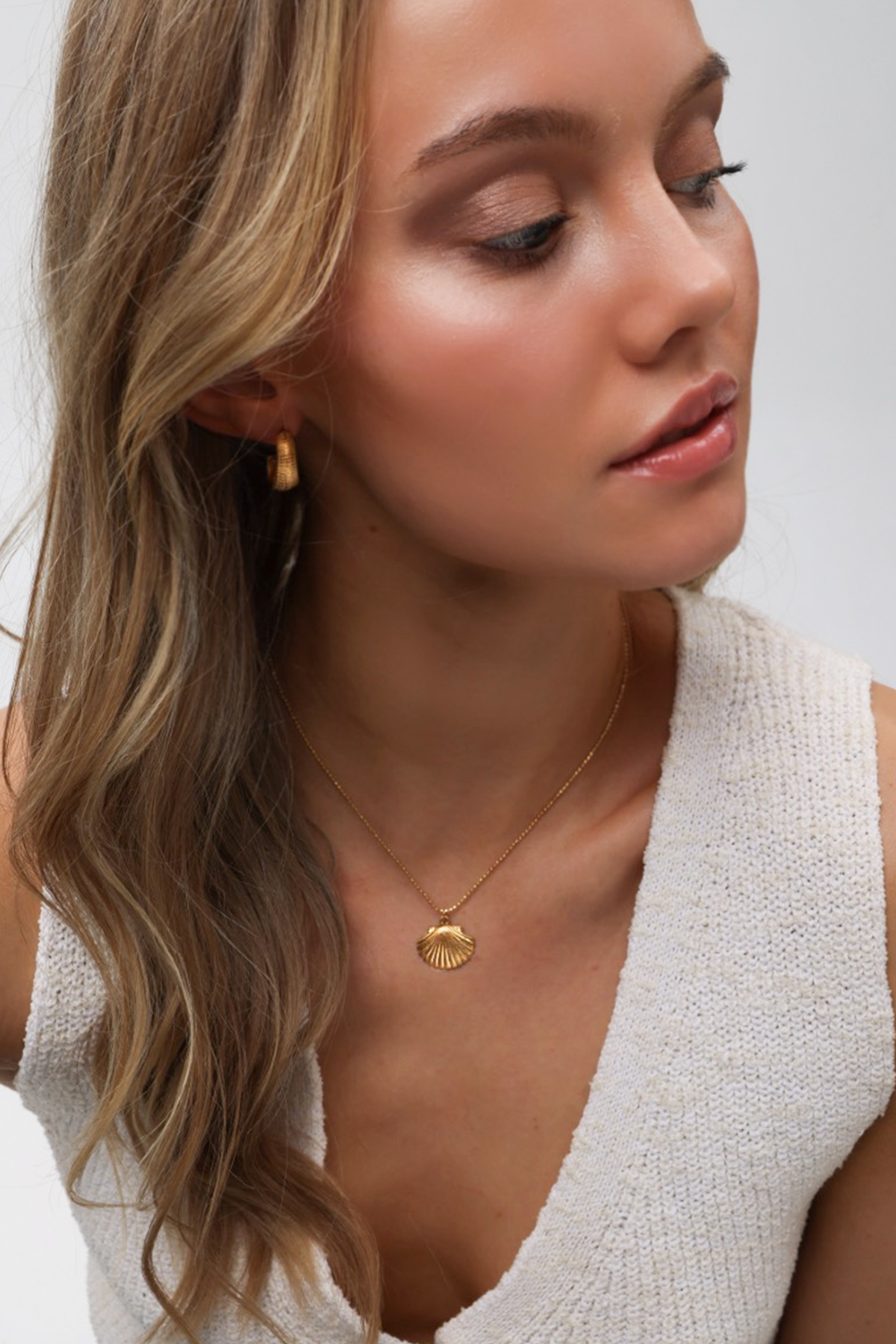 Shell necklace