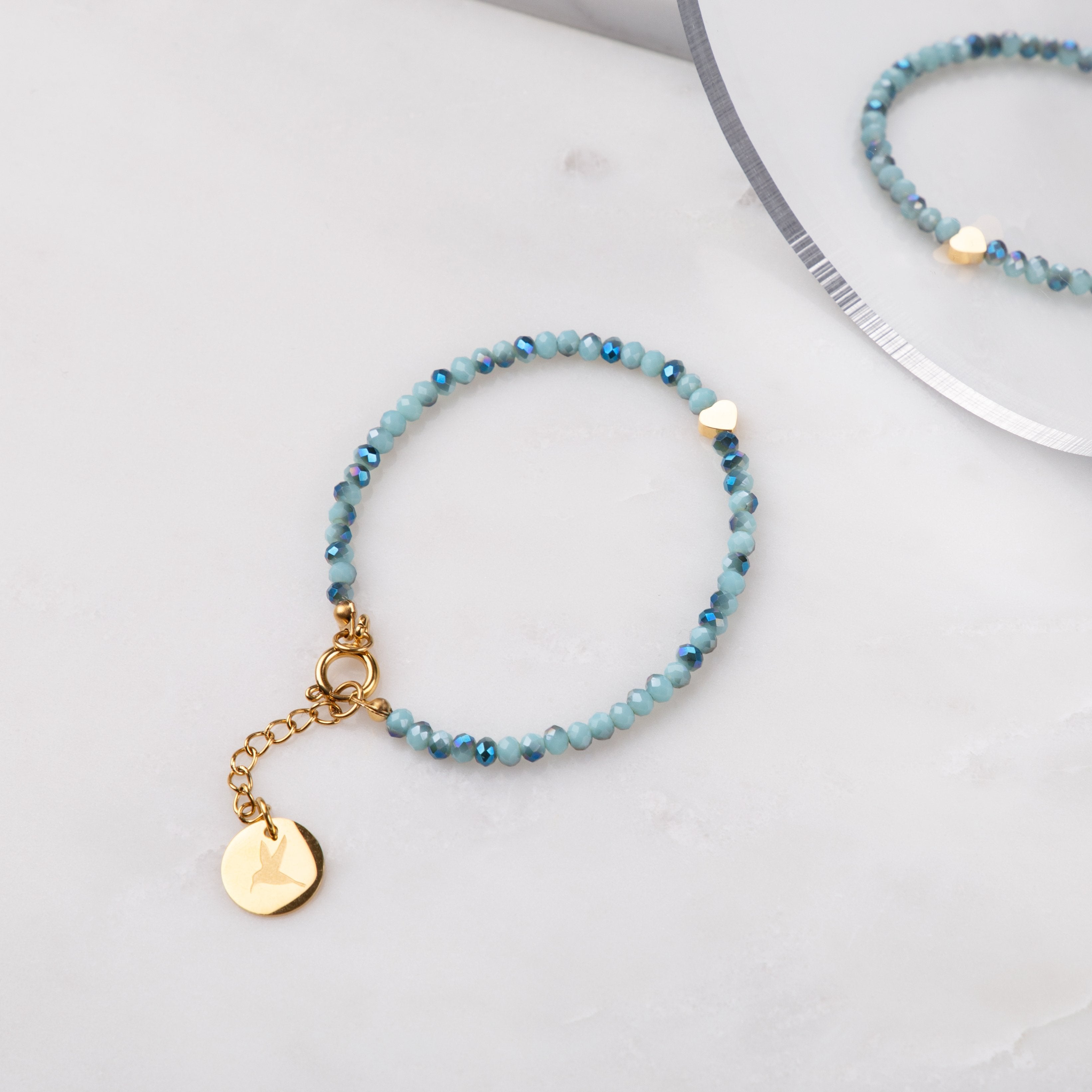 Fanny krystallarmbånd med hjerte - Melange Blue fra Farmhousedesign.no