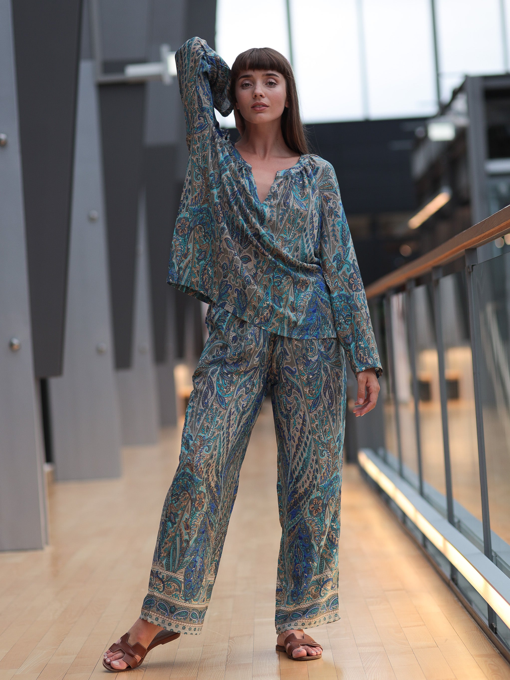Silk trousers, Secret garden