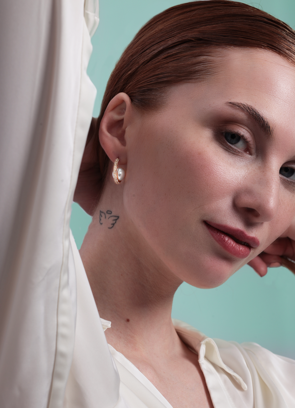 Glam pearl hoops