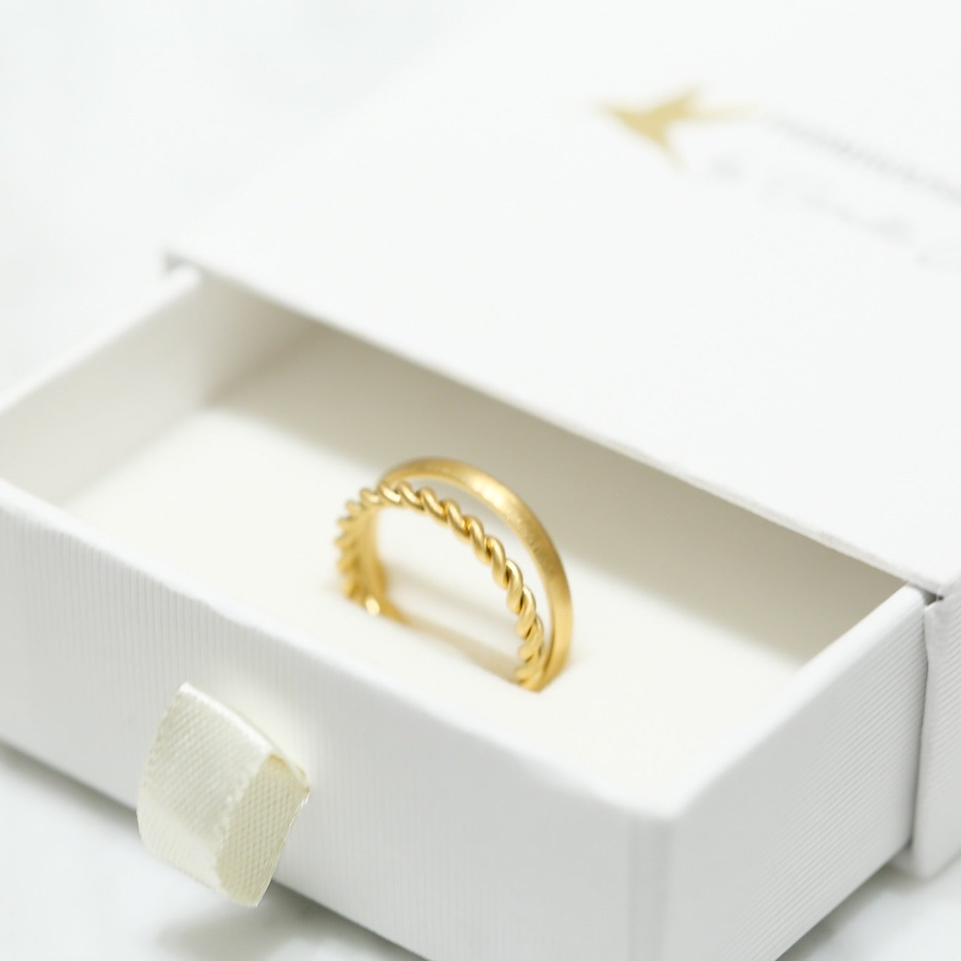 Malin twisted double ring