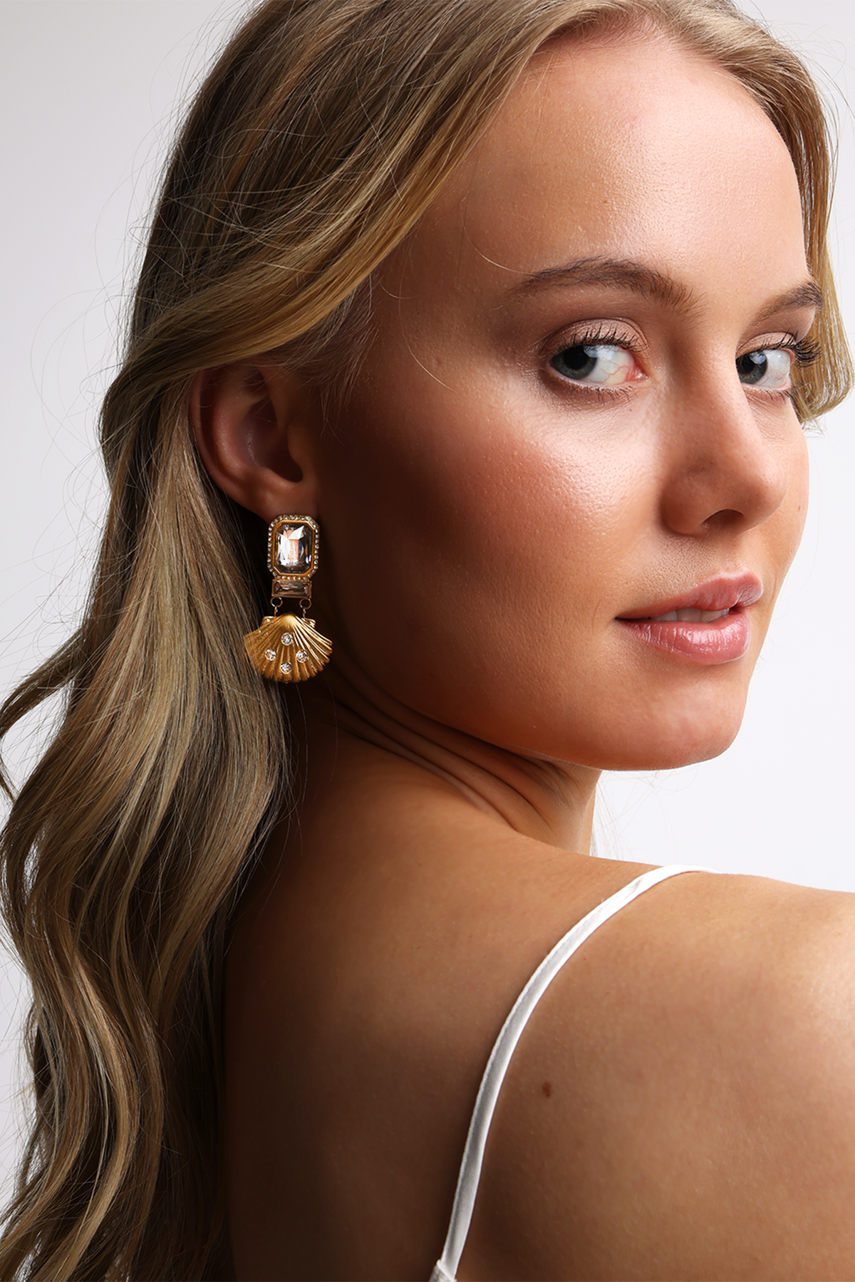 Chrystal shell earrings, Clear
