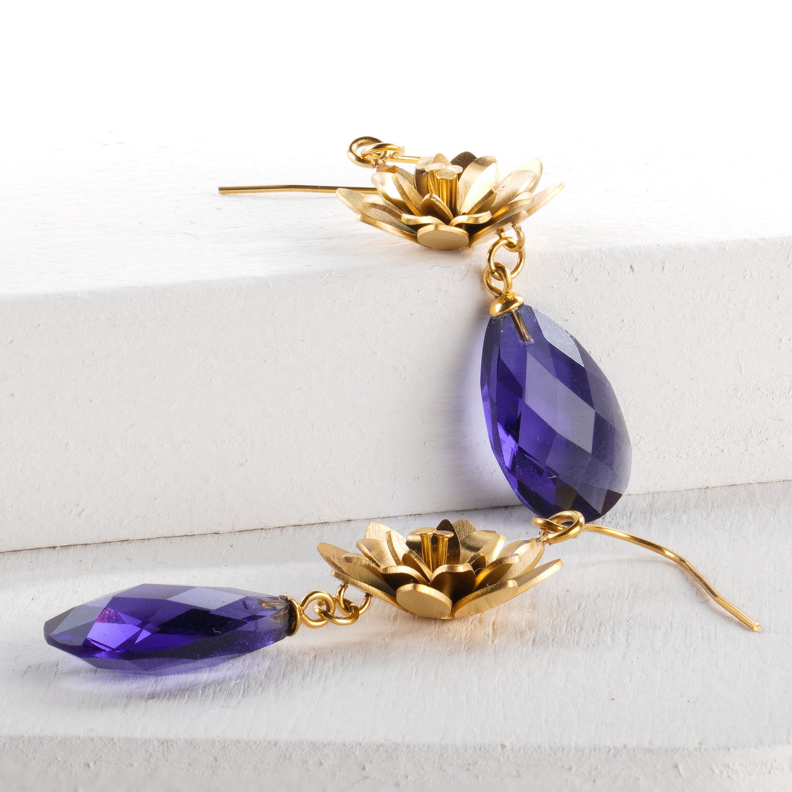 Divinia earrings - Royal purple